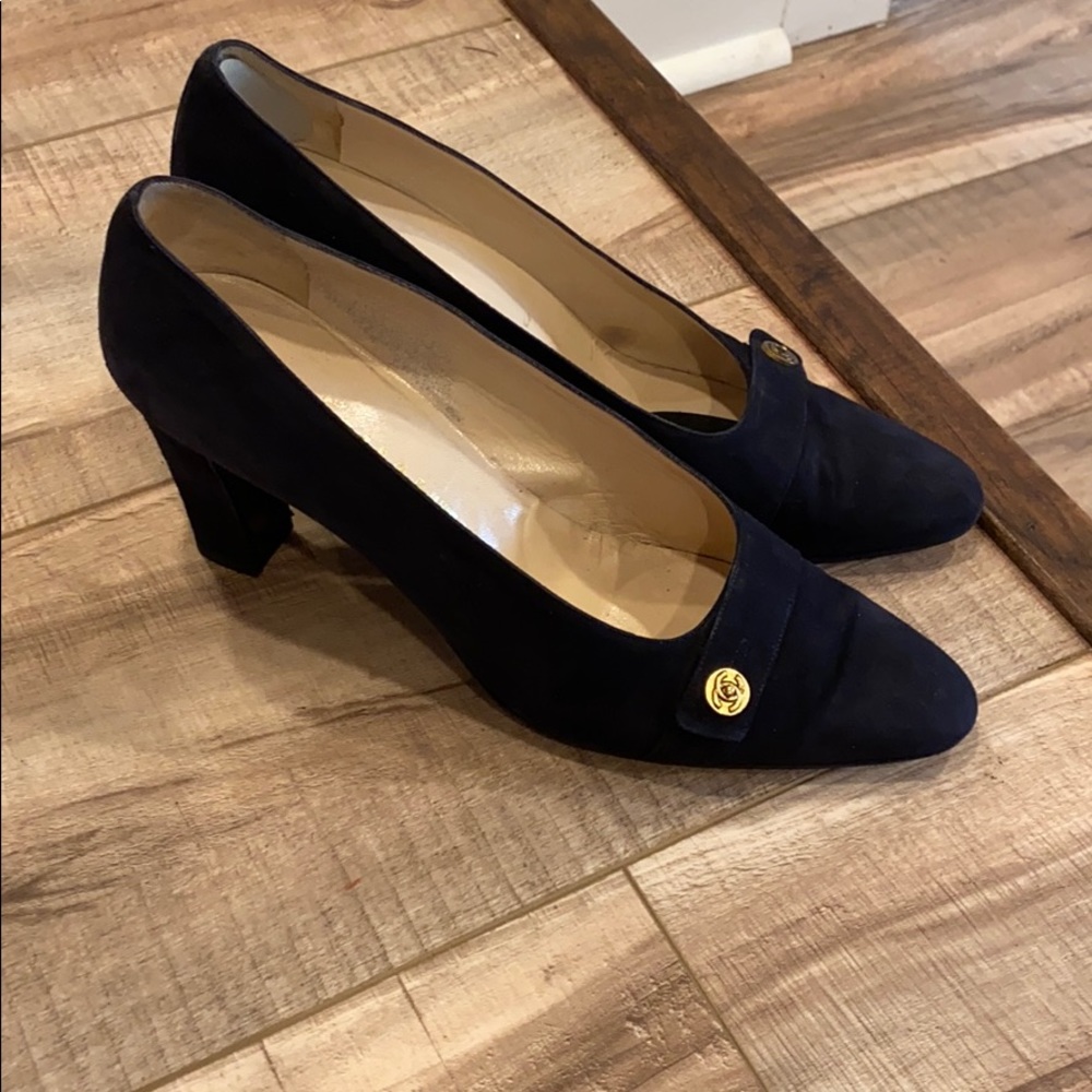 Navy blue classic Chanel pump